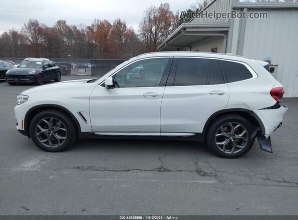 5UXTY5C01M9F44816 2021 BMW X3 White Панорамний вид салону 360°