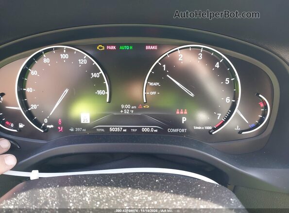 5UXTY5C03M9F01031 2021 BMW X3 Silver Widok tylnych siedzeń