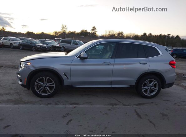 5UXTY5C09M9E17053 2021 BMW X3 Silver Вид задньої частини салону