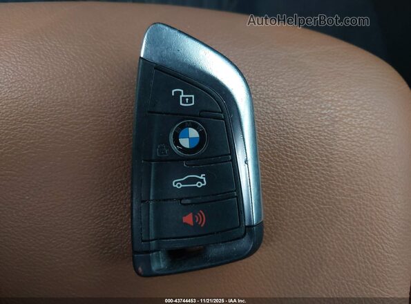 5UXTY5C09M9F37502 2021 BMW X3 White Вид панелі приладів