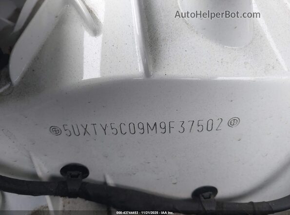 5UXTY5C09M9F37502 2021 BMW X3 White 