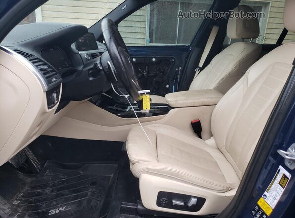 5UXTY9C00M9F59640 2021 BMW X3 Blue Вид салону спереду
