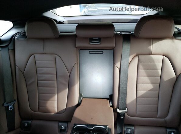 5UXUJ3C54KLG53568 2019 BMW X4 Белый Вид задних сидений