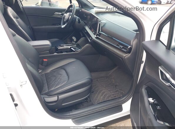 5XYK6CDF0RG178683 2024 KIA SPORTAGE White Front interior view