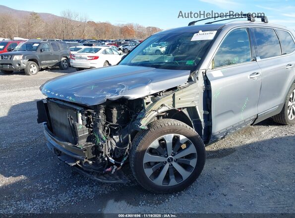 5XYP3DHC7NG228414 2022 KIA TELLURIDE Серебряный Вид спереди