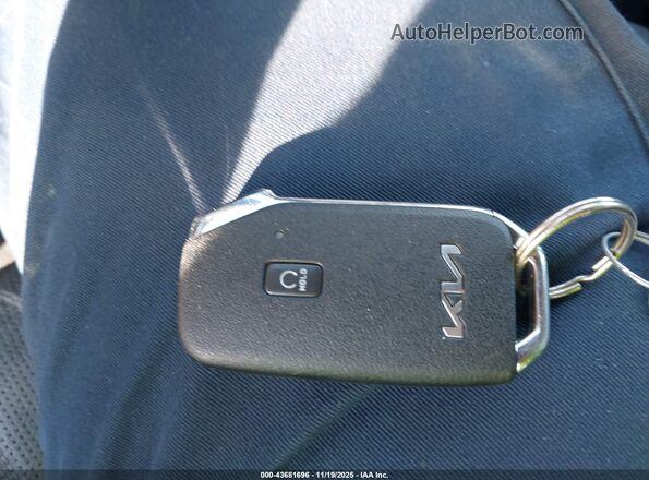 5XYP3DHC7NG228414 2022 KIA TELLURIDE Серебряный Вид панели приборов