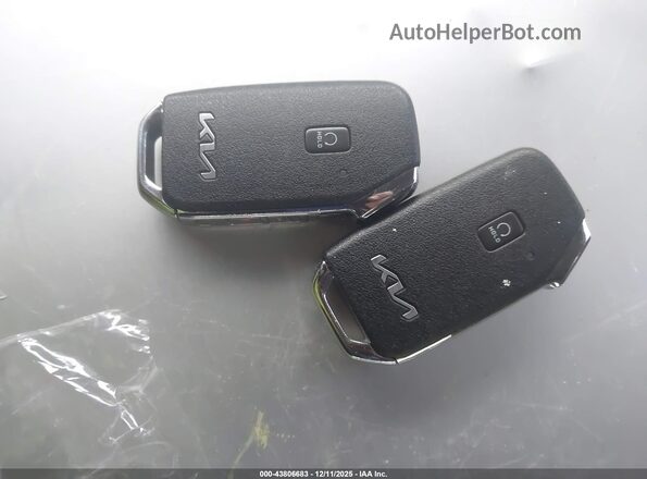 5XYP6DHC9NG200699 2022 KIA TELLURIDE Burgundy Vista del salpicadero