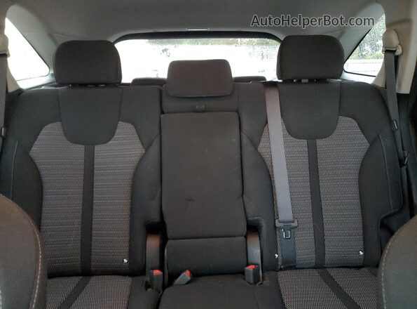 5XYRG4JC6RG307053 2024 KIA SORENTO White Vista de los asientos traseros