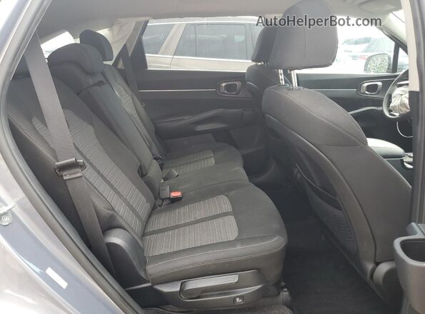 5XYRG4LC7PG217985 2023 KIA SORENTO Silver Vista interior trasera