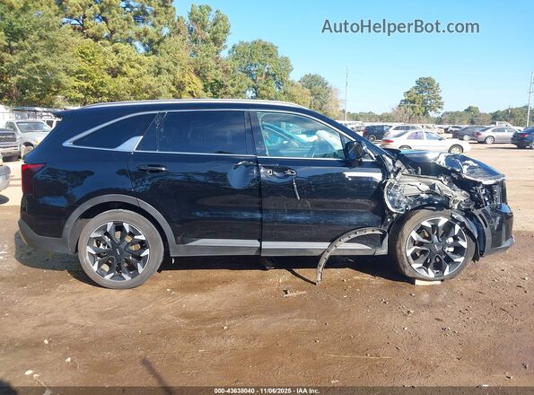 5XYRK4JF5RG269792 2024 KIA SORENTO Black Սալոնի հետևի տեսք