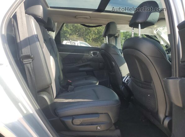 5XYRK4LF7NG148642 2022 KIA SORENTO Gray Rear interior view