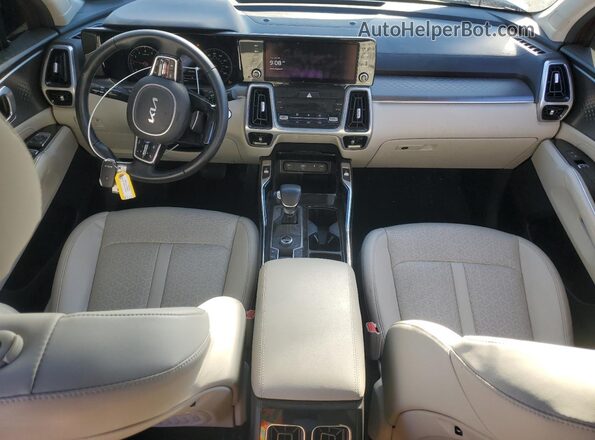 5XYRKDLF7NG108240 2022 KIA SORENTO Red Vista del salpicadero