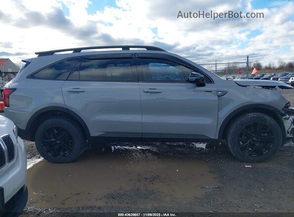 5XYRLDLC2NG071388 2022 KIA SORENTO Серый Вид задней части салона