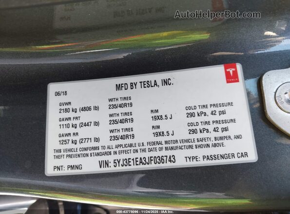 5YJ3E1EA3JF036743 2018 TESLA MODEL 3 Gray 