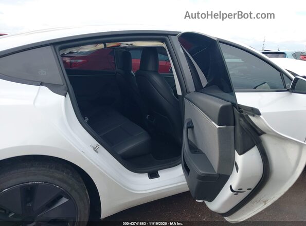5YJ3E1EA5RF830803 2024 TESLA MODEL 3 White Widok naklejki z numerem VIN
