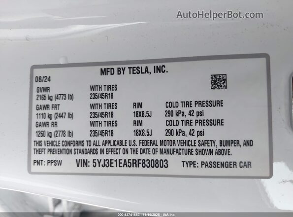 5YJ3E1EA5RF830803 2024 TESLA MODEL 3 White Widok komory silnika
