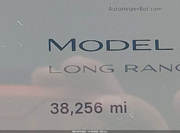 5YJ3E1EA5RF830803 2024 TESLA MODEL 3 White Widok wnętrza 360 stopni