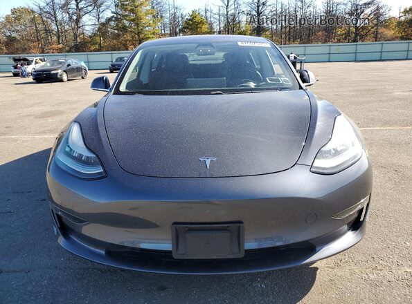 5YJ3E1EA7JF025888 2018 TESLA MODEL Gray 