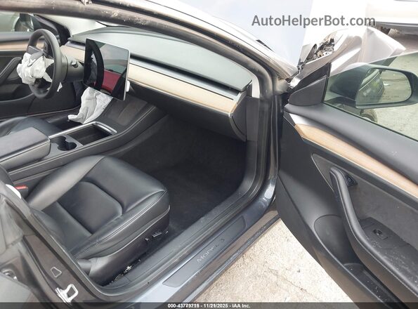 5YJ3E1EB0NF186565 2022 TESLA MODEL 3 Black Front interior view