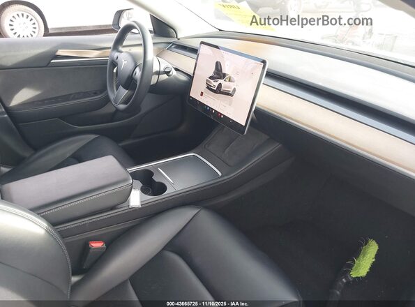 5YJ3E1EB0NF194746 2022 TESLA MODEL 3 White Vista interior delantera