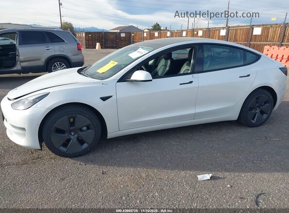 5YJ3E1EB0NF194746 2022 TESLA MODEL 3 White Vista interior de 360 grados