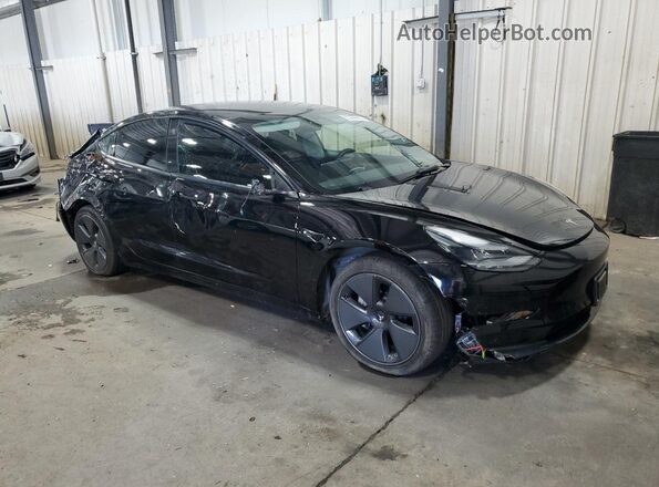 5YJ3E1EB2NF195560 2022 TESLA MODEL Черный Передняя правая четверть