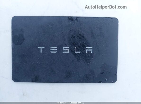 5YJ3E1EB2RF736726 2024 TESLA MODEL 3 Gray წინა პანელის ხედი