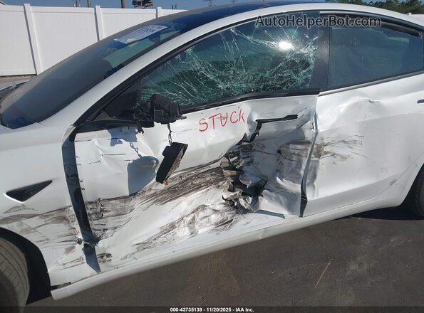 5YJ3E1EB3NF246922 2022 TESLA MODEL 3 Белый Вид спереди