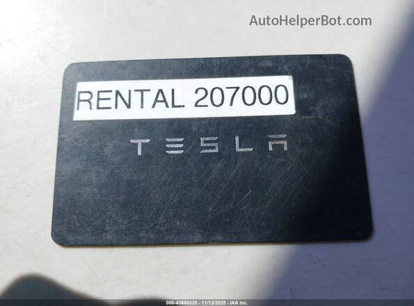 5YJ3E1EB4NF207000 2022 TESLA MODEL 3 Серый Вид панели приборов