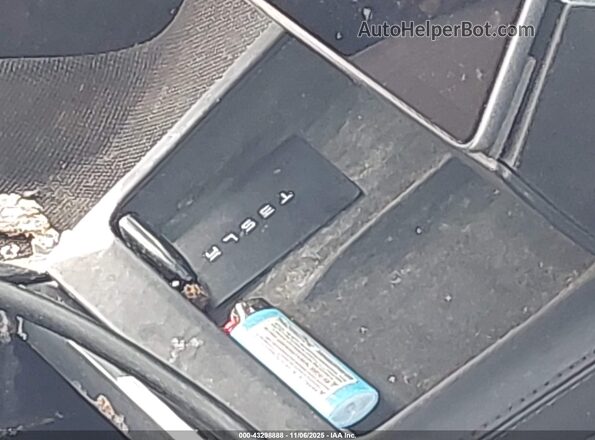 5YJ3E1EB4RF758808 2024 TESLA MODEL 3 Gray Вид панелі приладів