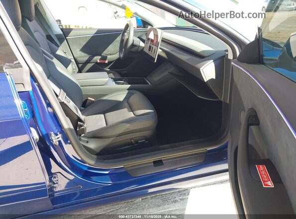 5YJ3E1EB4RF830476 2024 TESLA MODEL 3 Blue Vista interior delantera