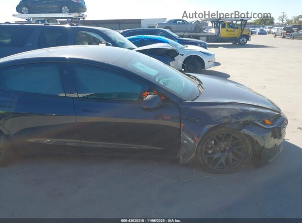 5YJ3E1EB6RF728869 2024 TESLA MODEL 3 Gray Vista interior trasera
