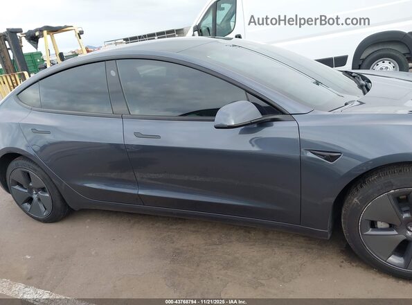5YJ3E1EB7NF332363 2022 TESLA MODEL 3 Gray Вид щитка приладів