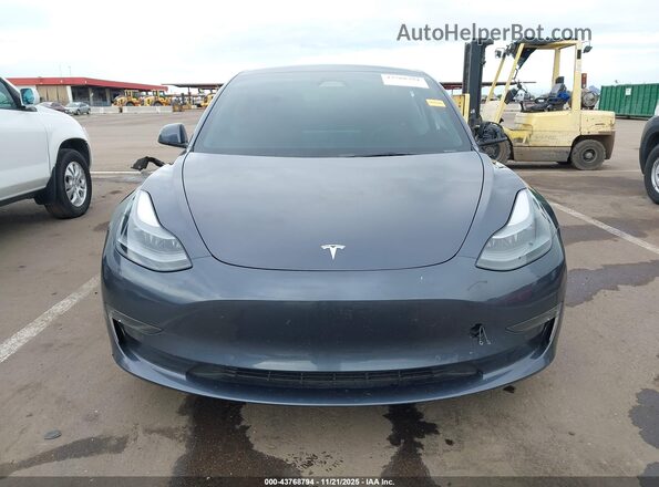 5YJ3E1EB7NF332363 2022 TESLA MODEL 3 Gray Вид панелі приладів