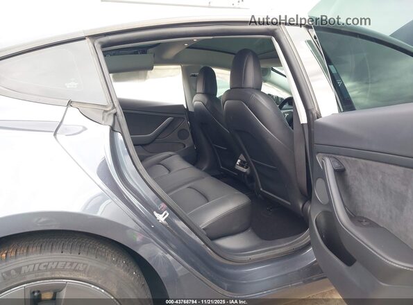 5YJ3E1EB7NF332363 2022 TESLA MODEL 3 Gray Вид наклейки з VIN-кодом