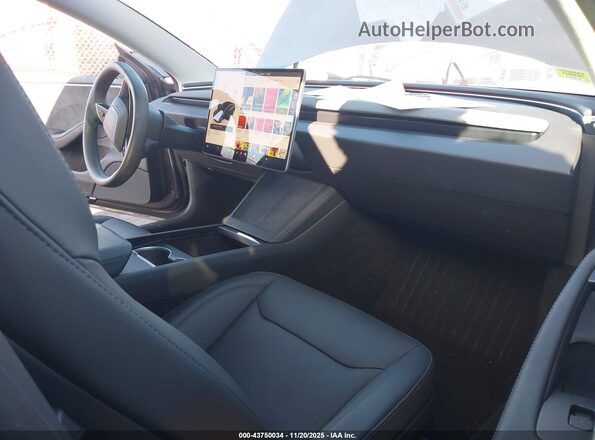 5YJ3E1EB7RF827409 2024 TESLA MODEL 3 Gray Widok wnętrza z przodu