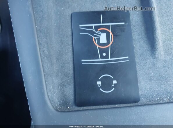 5YJ3E1EB7RF827409 2024 TESLA MODEL 3 Gray Widok deski rozdzielczej