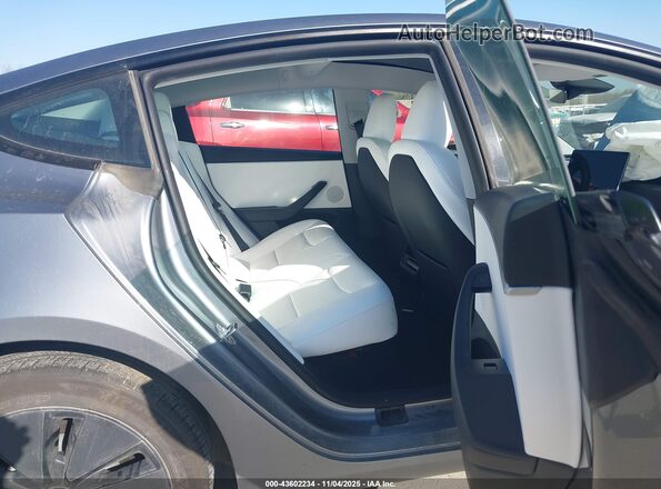 5YJ3E1EB7SF918573 2025 TESLA MODEL 3 Gray 
