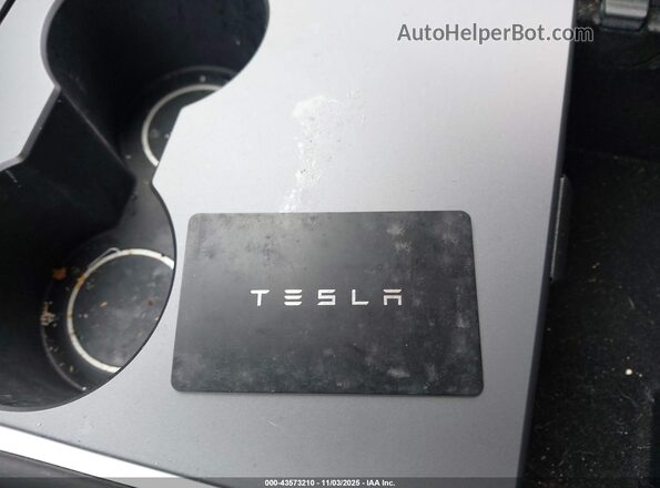 5YJ3E1EB8NF354677 2022 TESLA MODEL 3 Gray Vista del salpicadero