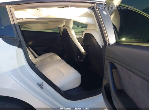 5YJ3E1EB9NF137185 2022 TESLA MODEL 3 White Vista de la etiqueta del VIN