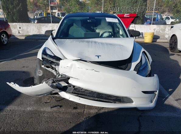 5YJ3E1EB9NF137185 2022 TESLA MODEL 3 White Vista del cuadro de instrumentos