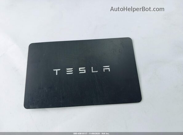 5YJ3E1EB9NF251056 2022 TESLA MODEL 3 Белый Вид панели приборов