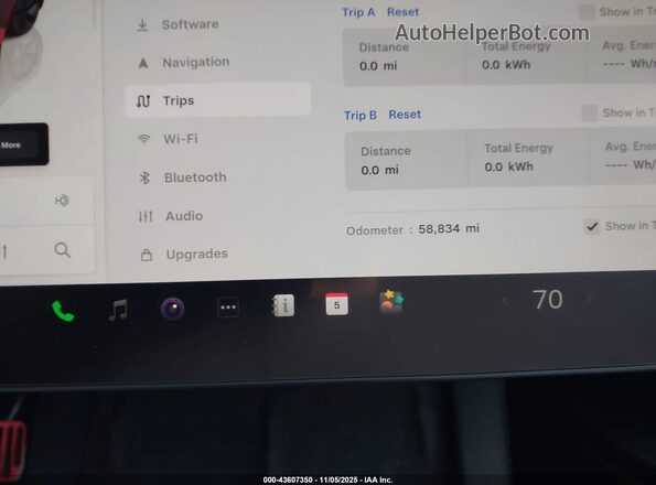 5YJ3E1EB9NF367308 2022 TESLA MODEL 3 Red Rear seats view