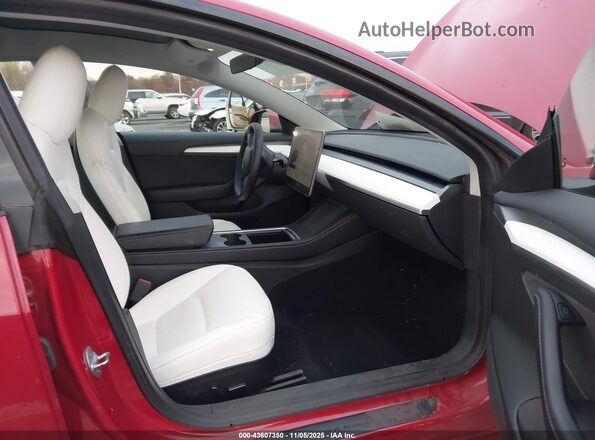 5YJ3E1EB9NF367308 2022 TESLA MODEL 3 Red Front interior view