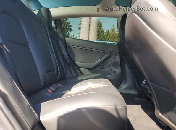5YJ3E1EBXLF646022 2020 TESLA MODEL Gray Widok tylnych siedzeń