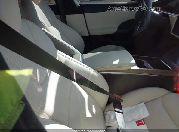5YJSA1E5XMF440010 2021 TESLA MODEL S Серый Вид салона спереди