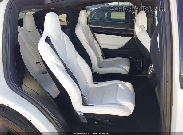 5YJXCBE29JF090733 2018 TESLA MODEL X White Widok naklejki z numerem VIN