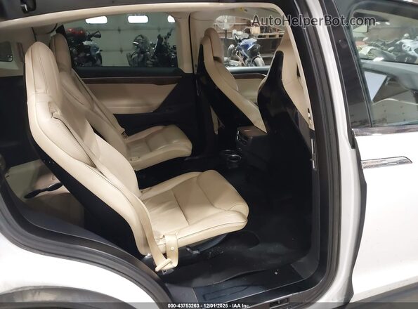 5YJXCBE48GF030291 2016 TESLA MODEL X Белый Вид наклейки с VIN-кодом