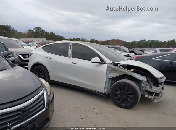 5YJYGDEE0LF048906 2020 TESLA MODEL Y White Vista interior trasera
