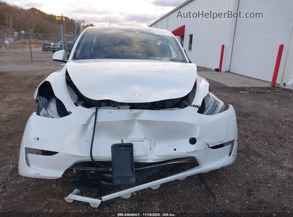 5YJYGDEE3LF017097 2020 TESLA MODEL Y White Vista interior trasera